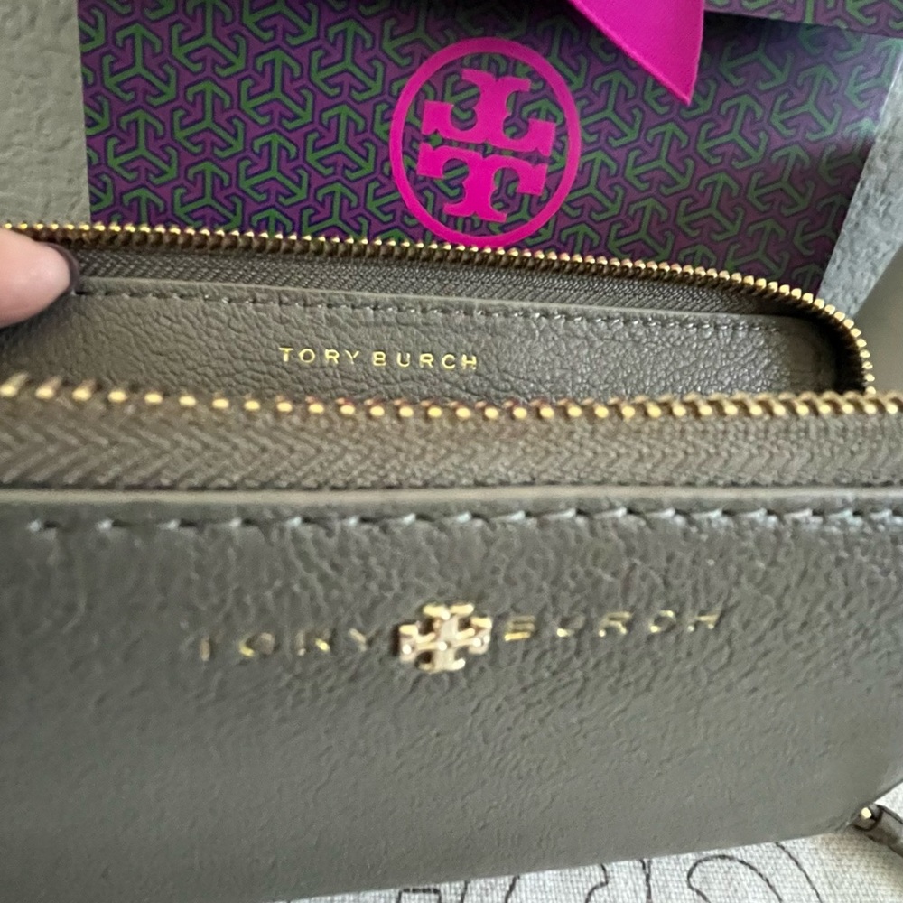 Tory Burch wallet. NWT - Picture 4 of 7